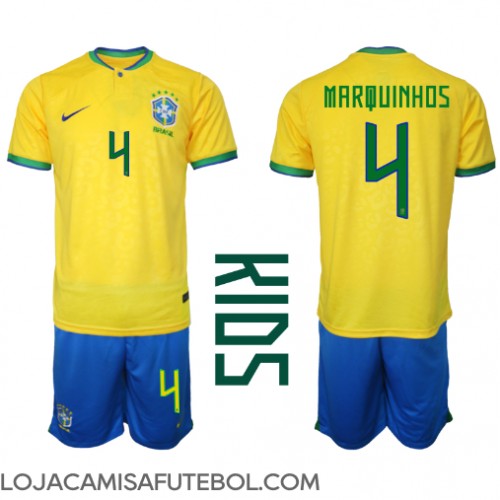 Camisa de Futebol Brasil Marquinhos #4 Equipamento Principal Infantil Mundo 2022 Manga Curta (+ Calças curtas)